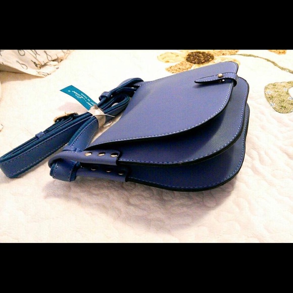 Woman’s Cross body bag - Picture 2 of 3